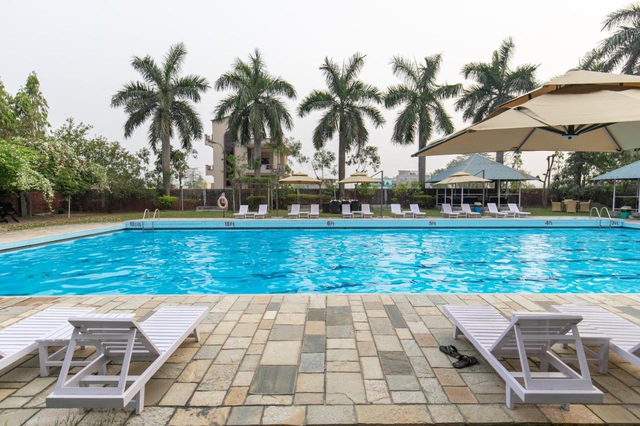 Dreamland Gold Resort & Hotel Bhairāhawā Exterior foto