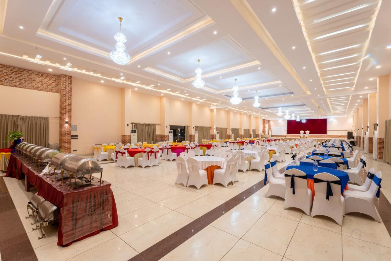 Dreamland Gold Resort & Hotel Bhairāhawā Exterior foto