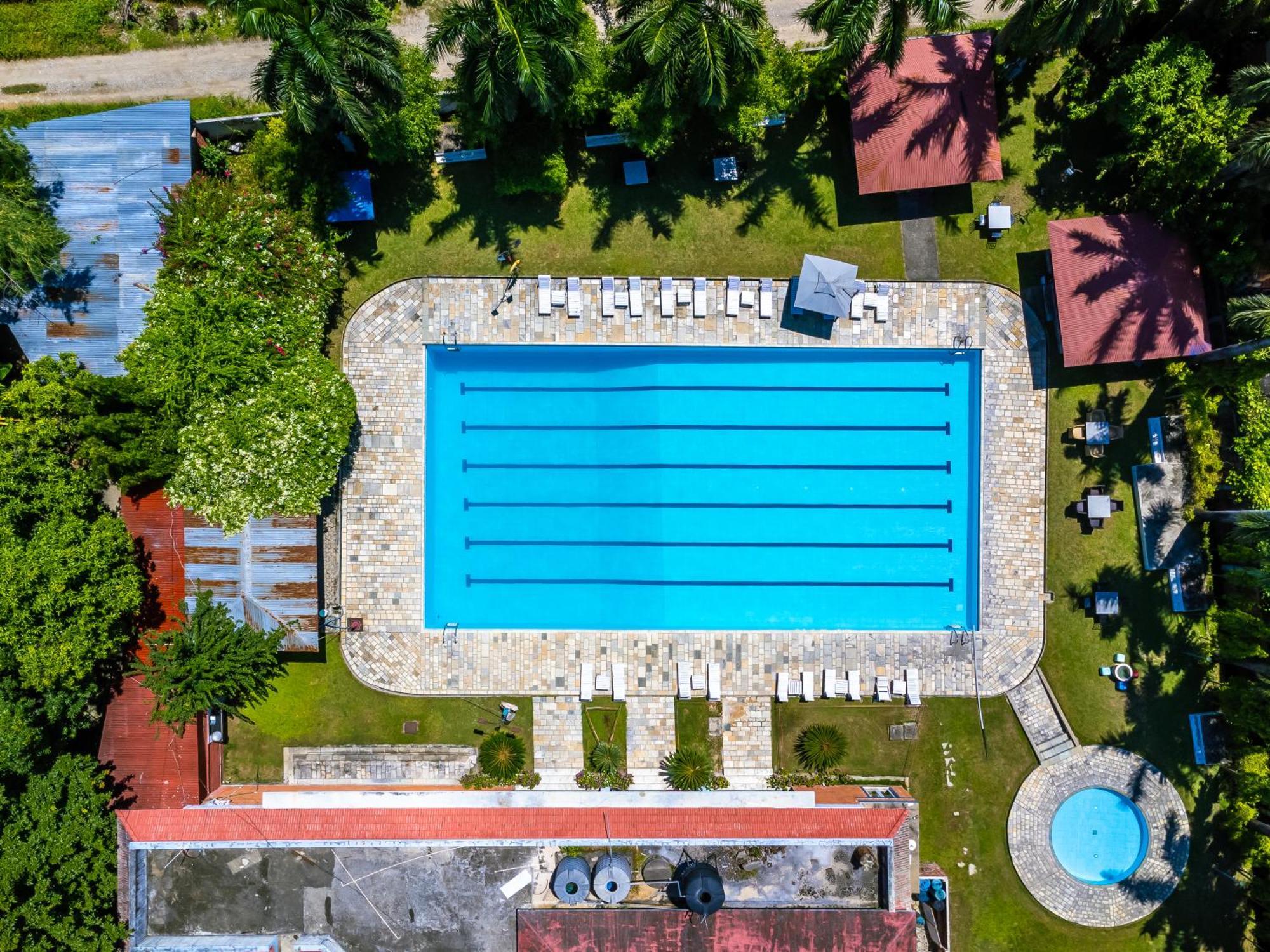 Dreamland Gold Resort & Hotel Bhairāhawā Exterior foto