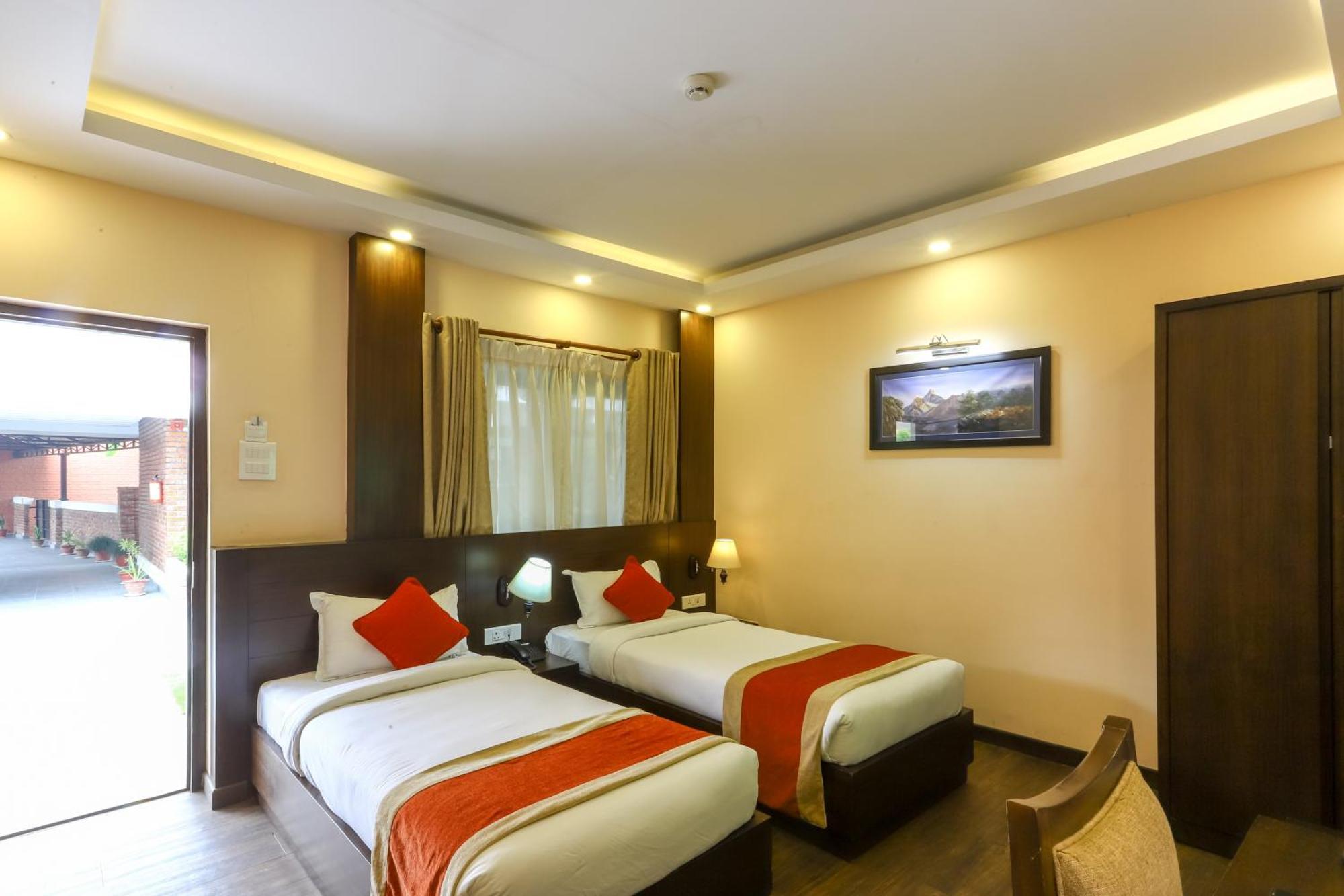 Dreamland Gold Resort & Hotel Bhairāhawā Exterior foto