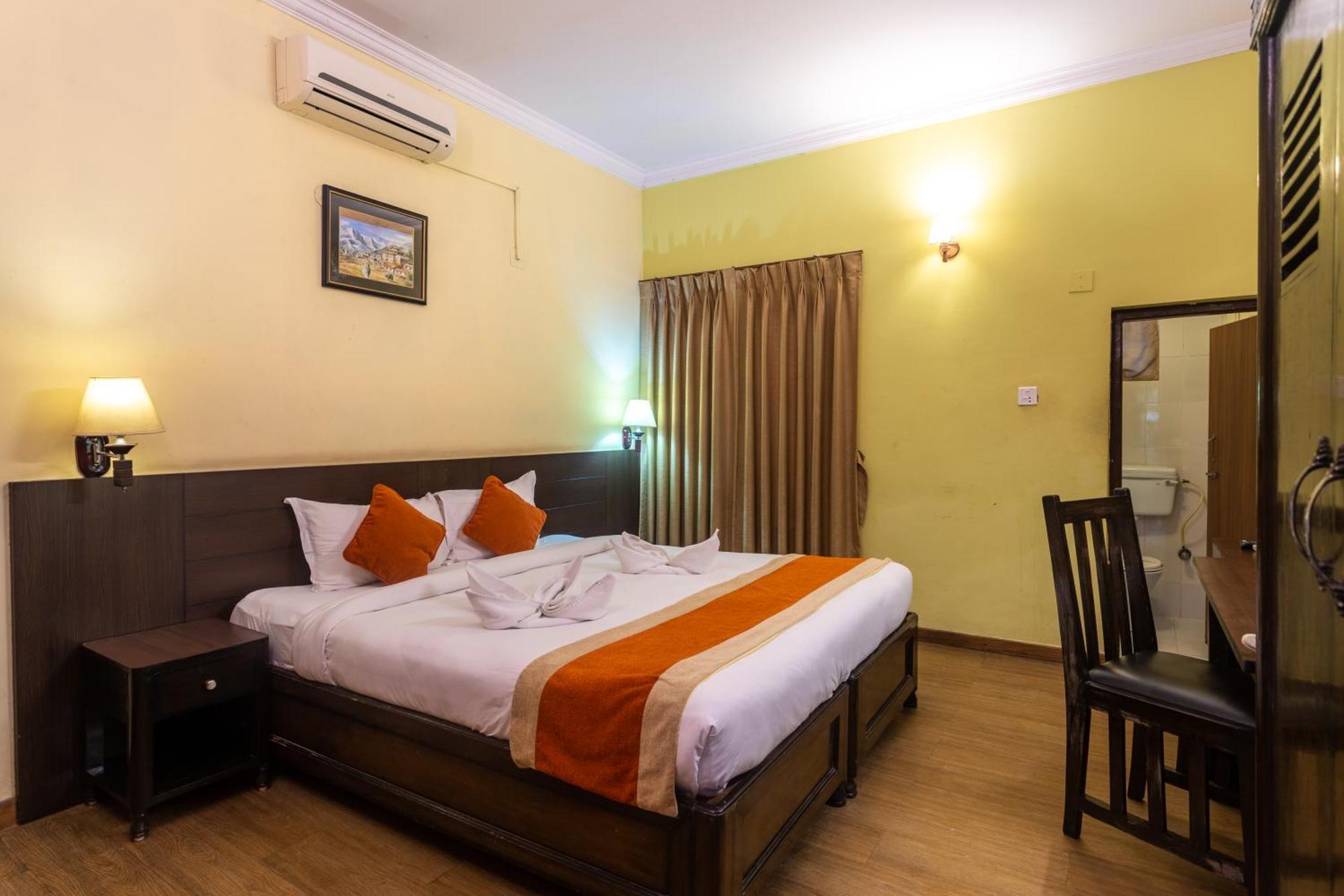 Dreamland Gold Resort & Hotel Bhairāhawā Exterior foto