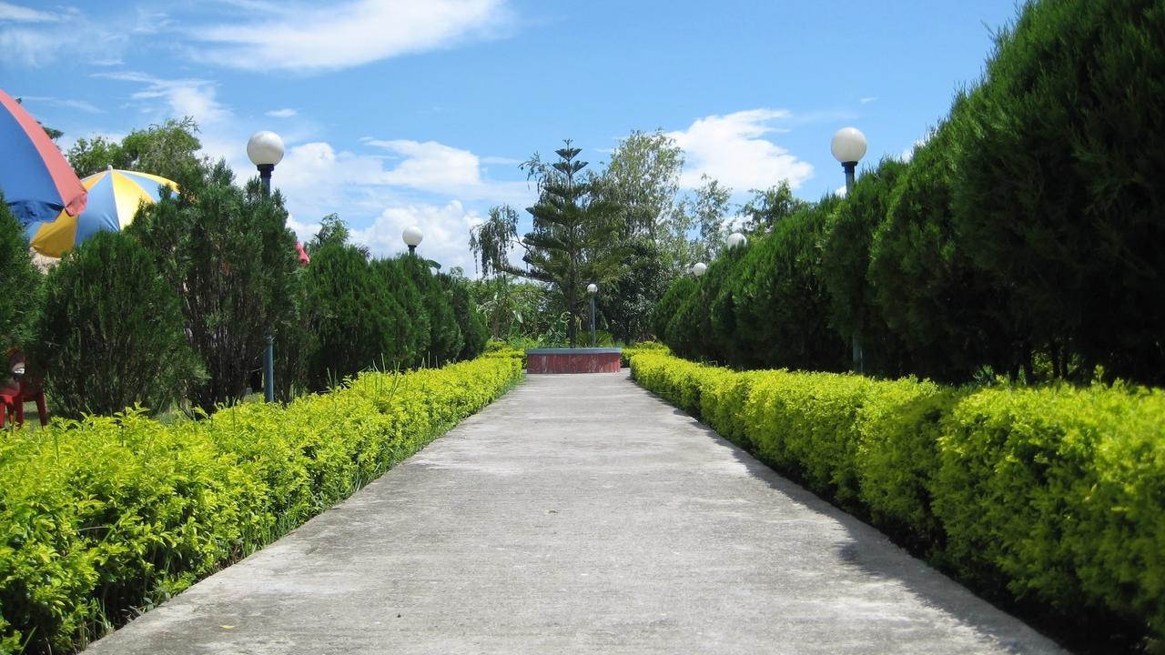 Dreamland Gold Resort & Hotel Bhairāhawā Exterior foto